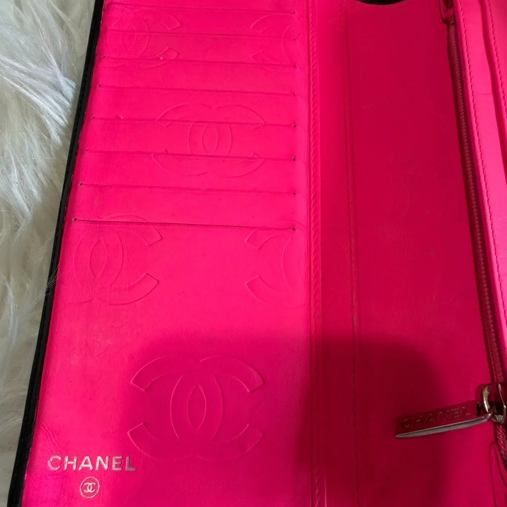 CHANEL Black Quilted Patent Wallet - Certificate
